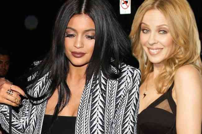 Kylie Jenner humbi betejën ligjore ndaj Kylie Minogue. Në njoftim thuhej se këngëtarja australiane kishte firmën e saj të quajtur ‘’Kylie’’ para se motra