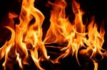  Kllokot: Zjarri kaplon një pjesë të fabrikës së peletit