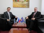  Ministri Berisha priti në takim ambasadorin slloven Bertoncelj