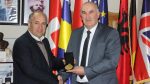  Kryetari Haliti dekoroi kryetarin e OVL UÇK-së Abdyl Bajramin