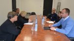  Kryetari i Kamenicë pret në takim përfaqësuesit e Handikos-it
