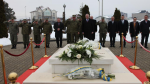  Ministri i Mbrojtjes dhe komandanti i FSK-së bënë homazhe te varri i ish presidentit Ibrahim Rugova