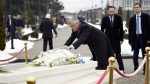  Presidenti Thaçi bën homazhe te varri i ish-presidentit Rugova