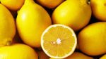  Për fytyrë pa rrudha, limoni iu mbron nga plakja