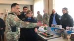  KFOR-i Amerikan dhe Policia e Kosovës dhurojnë lodra për nxënësit e shkollës në Jasenovik
