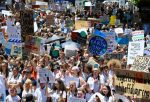  Mijëra të rinj protestojnë kundër ndryshimeve klimatike
