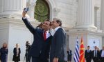  Foto që po bën xhiron e Botës, kryeministri grek dhe maqedonas shembull
