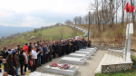  Komuna e Gjilanit nderon martirët në 20-vjetorin e masakrës së Llovcës