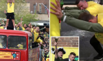  Autobusi i lë në rrugë, klubi anglez vazhdon festën e kampionit