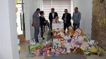  Në Gjilan u shpërndan pako të lodrave për fëmijë në pesë çerdhe publike