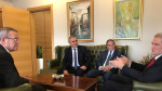  Sali Berisha priti kryetarin e shoqatës “Kosova për Sanxhakun” Ismet Azizin me bashkëpunëtorë