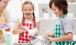  Aktivizoni fëmijët në punët e shtëpisë, ja aktivitetet që ata mund t’i bëjnë paproblem