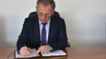  Ministri Besnik Bislimi nënshkruan marrëveshje me Komisionin Evropian