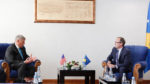  Kryeministri Hoti e njofton ambasadorin Kosnett me prioritetet e menjëhershme të qeverisë së re