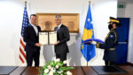  Presidenti Thaçi i dorëzoi Medaljen Presidenciale të Meritave ambasadorit Grenell