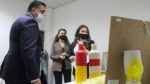  Në Gjilan hapet ekspozita me punimet që i kanë realizuar fëmijët me nevoja të veçanta
