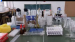 Shkollat furnizohet me pajisje laboratorike për lëndën e kimisë dhe biologjisë
