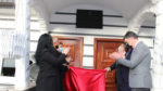  Në Gjilan vendoset pllaka e falënderimit e shtëpisë-shkollë në shtëpinë e Ukshin Rexhepit