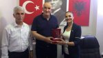  Shoqata Shqiptaro-Turke e Bornoves në Izmir nderon kryetarin Haliti