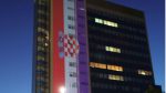  Ngjyrat e flamurit të Kroacisë ndriçojnë ndërtesën e Qeverisë së Kosovës