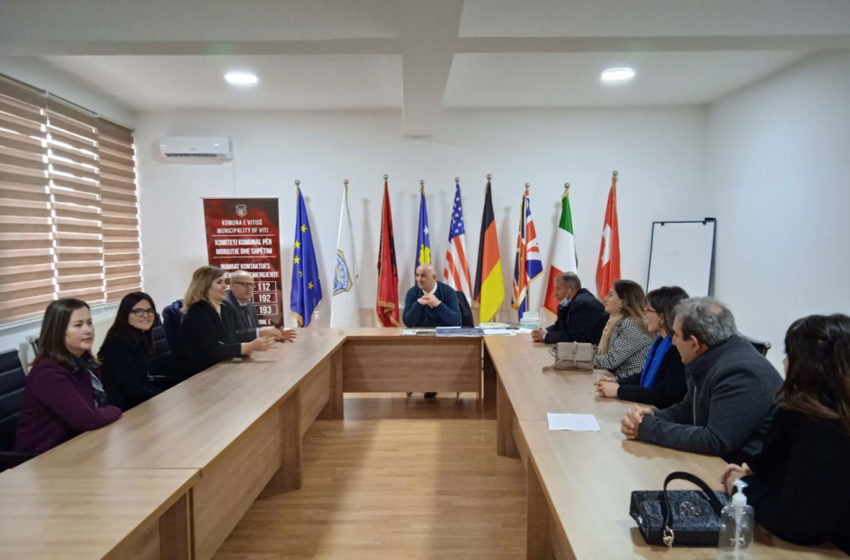  Kryetari i Vitisë, Sokol Haliti priti në takim Dekanin e Fakultetit të Edukimit, Merxhan Avdyli