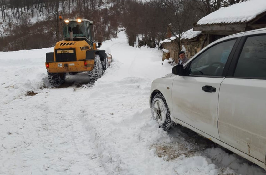  Kamenicë: Drejtoria për Mbrojtje dhe Shpëtim ka pastruar rrugët nga bora në disa fshatra dhe lagje të Komunës