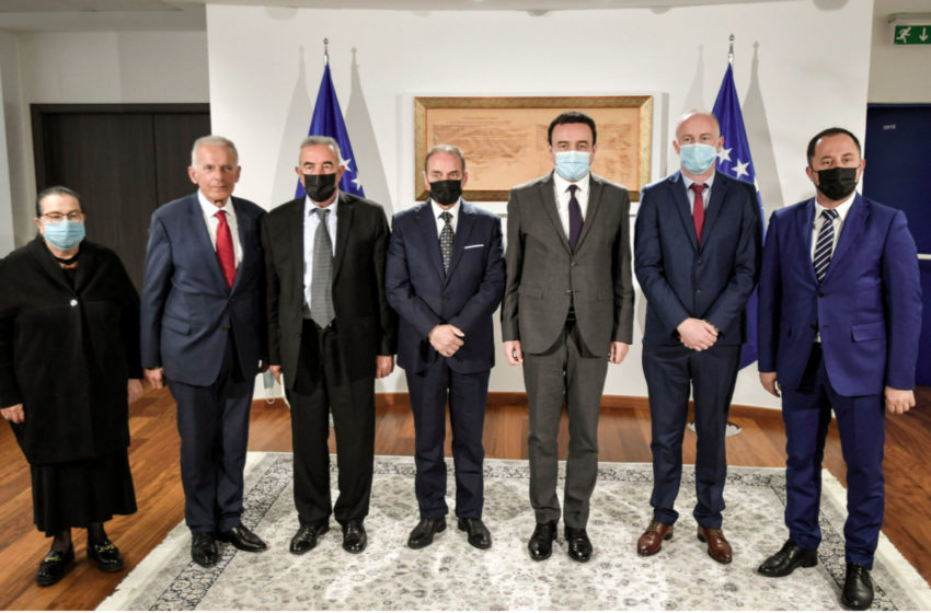  Kryeministri Kurti priti në takim përfaqësuesit e Këshillit Kombëtar të Shqiptarëve në Mal të Zi
