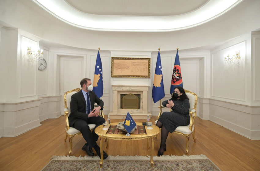  Presidentja Osmani takoi eurodeputetin austriak Sagartz