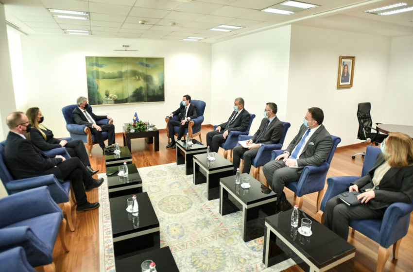  Kryeministri Kurti priti në takim kryetarin e Aleancës për Shqiptarët, Zijadin Sela