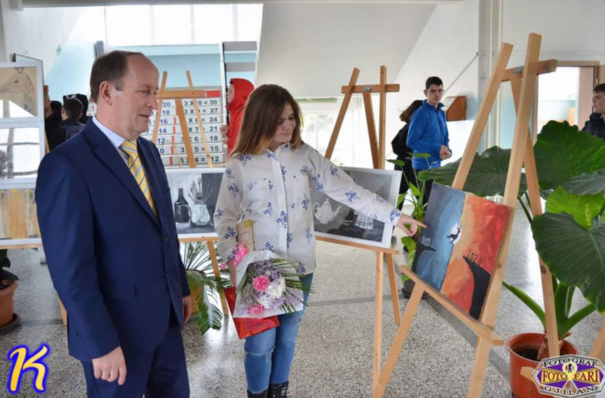  Për nder të Ditës së Pavarësisë, Bora Latifi prezantohet me ekspozitën e saj personale