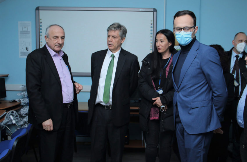  Kryetari Alban Hyseni pret në takim shefin e EULEX-it, Wigemark, e falënderon për donacionin e pajisjeve shkollore