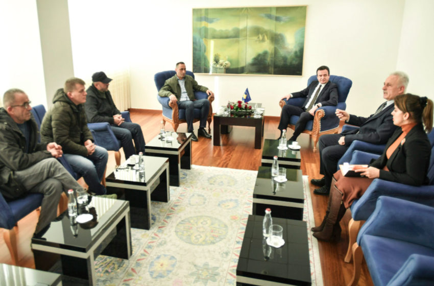 Kryeministri Kurti priti në takim Kryetarin e Këshillit për mbrojtjen e të drejtave të luftëtarëve të UÇK-së, Xhevdet Qeriqi