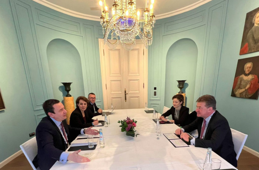  Kryeministri Kurti takoi Përfaqësuesin Special të Bashkimit Evropian, Miroslav Lajçak