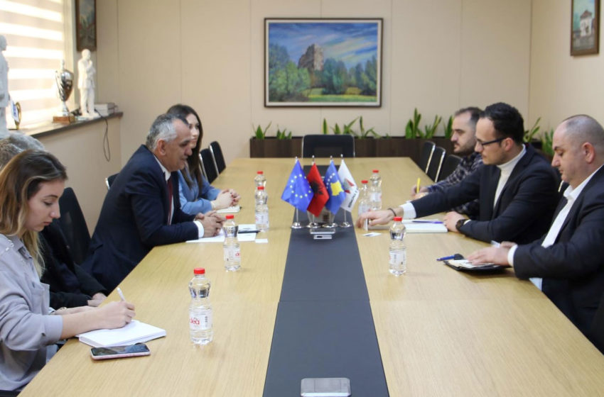  OAK i ofron bashkëpunim profesional kryetarit të Komunës së Gjilanit, Alban Hyseni