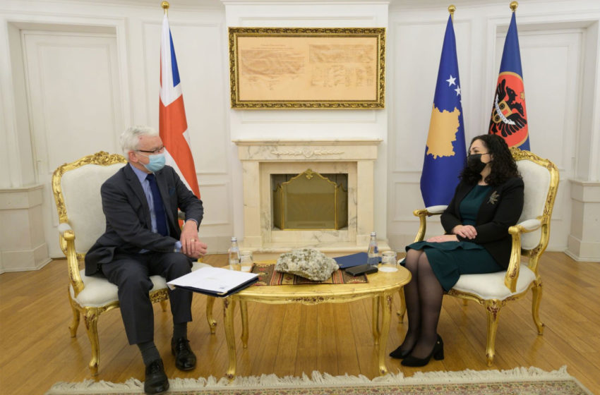  Presidentja Osmani priti në takim të dërguarin e kryeministrit britanik për tregtinë për Ballkanin Perëndimor, deputetin Martin Vickers