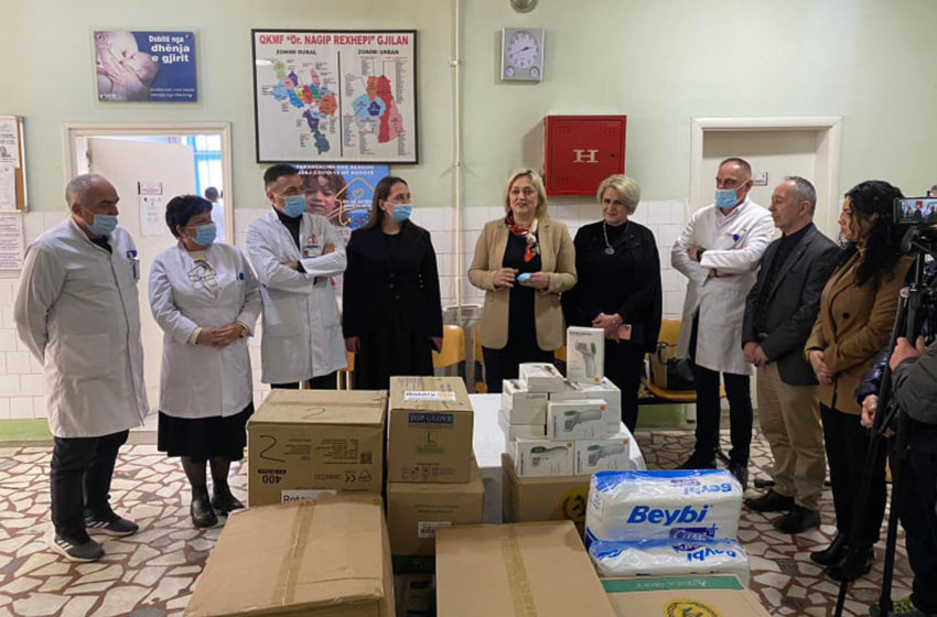  Gjilani pranon nga Rotarianët një donacion me pajisje mbrojtëse medicinale për stafin shëndetësor