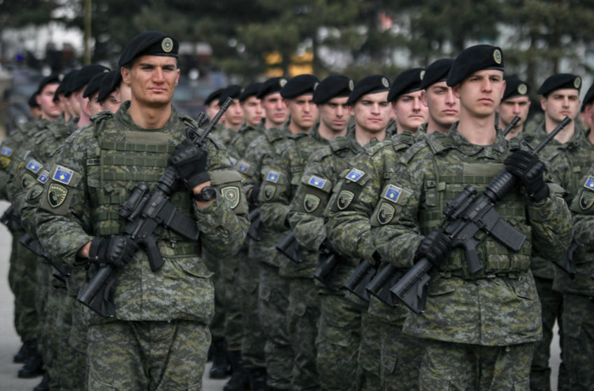  Kryeministri Kurti mori pjesë në ceremoninë e rreshtimit të njësive ushtarake të Forcës së Sigurisë së Kosovës