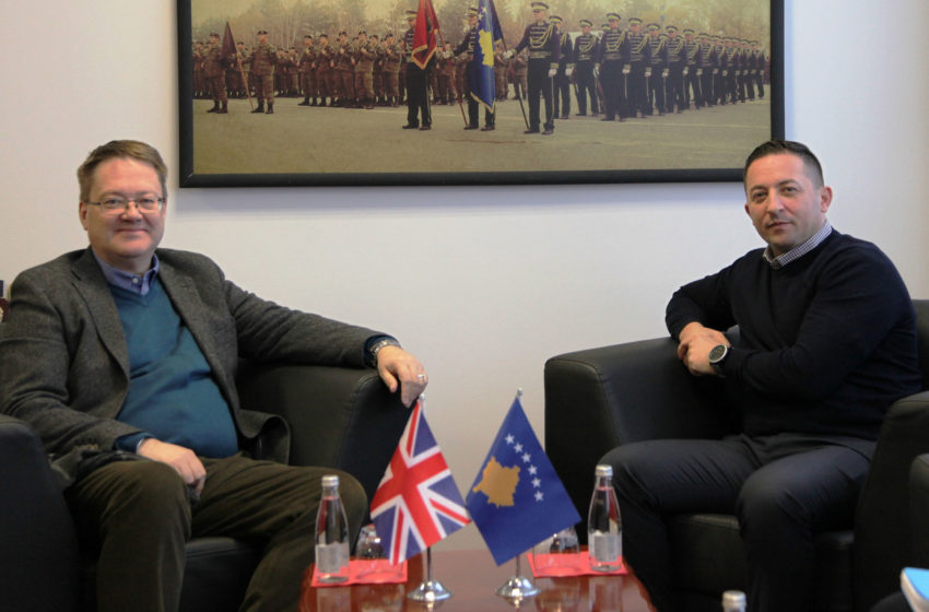  Ministri Mehaj priti në takim ambasadorin britanik, Nicholas Abbot