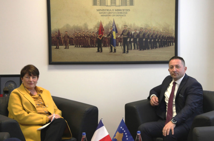  Ministri i Mbrojtjes, Armend Mehaj ka pritur në takimi Ambasadoren e Francës, Marie Christine Butel