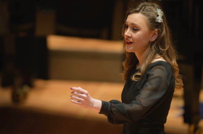  Solokëngëtarja gjilanase Elonë Sadiku performoi në Filharmoninë e Berlinit
