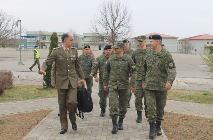  Delegacioni i Ushtrisë Italiane po qëndron për vizitë në FSK