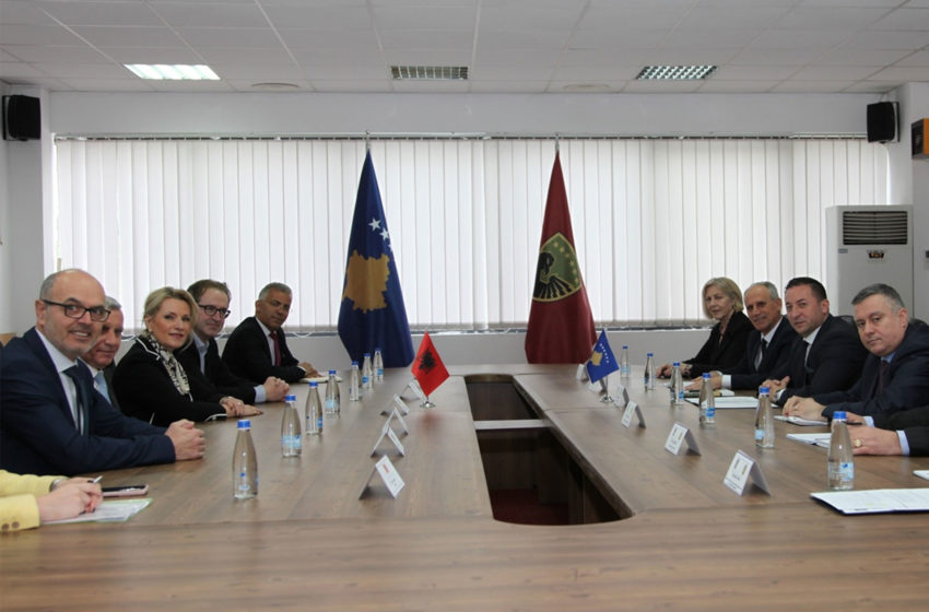  Komisioni Parlamentar për Politikë të Jashtme nga Shqipëria vizitoi Ministrinë e Mbrojtjes