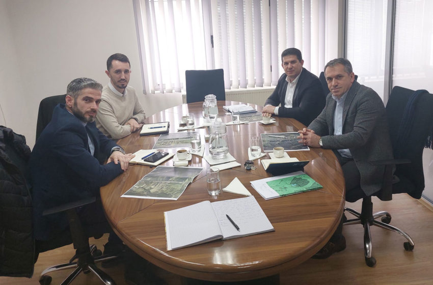  Drejtuesit e Hidromoravës mirëpresin në një takim koordinues Kryetarin e Komunës së Kamenicës