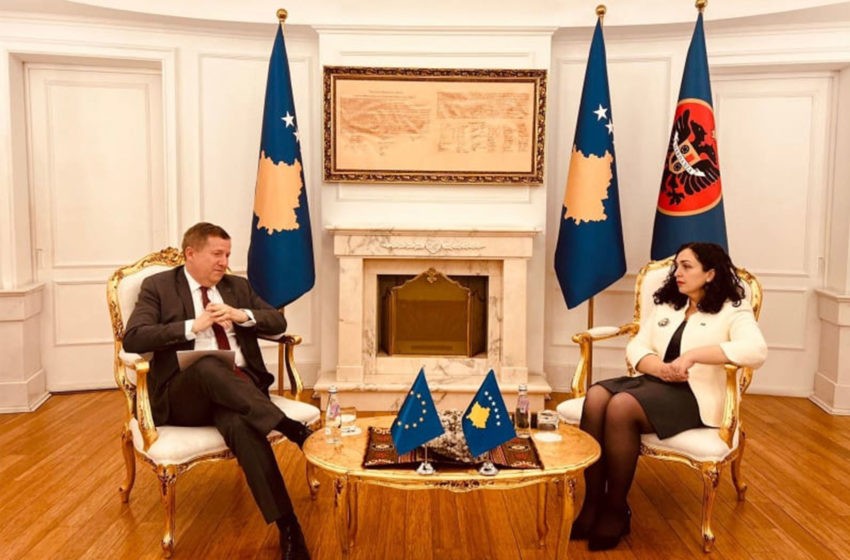  Presidentja Osmani priti në takim shefin e BE-së në Kosovë, ambasadorin Szunyog
