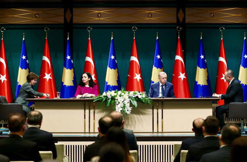  Presidenti Erdogan ka organizuar pritje shtetërore për nder të vizitës së Presidentes Osmani