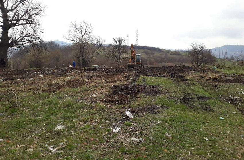  Komuna e Vitisë largon edhe një deponi ilegale të mbeturinave, kësaj radhe në Beguncë