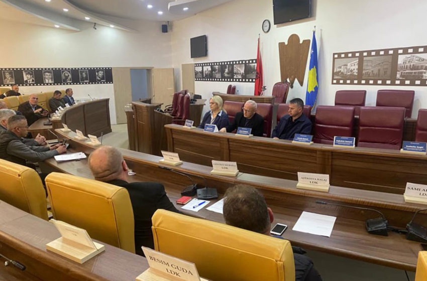  Në Gjilan mbahet takimi me kryetarët e këshillave të lokalë për promovimin e kampanjës së pastrimit të ambientit