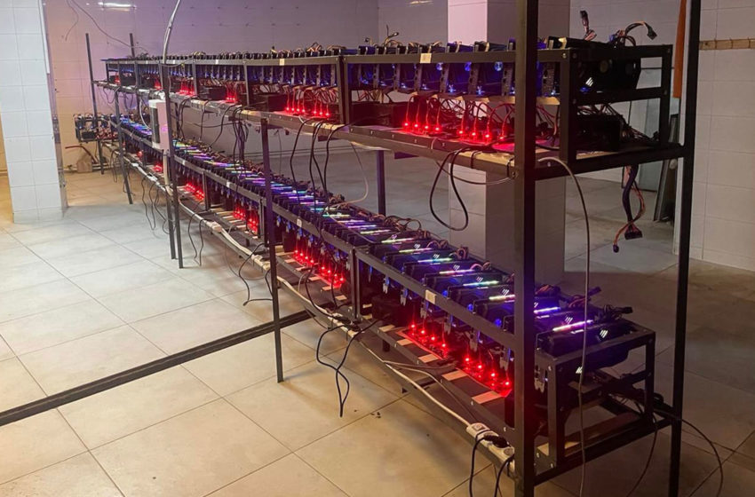  Policia bastis një lokacion ku gjen 120 aparate për prodhimin e kriptovalutave