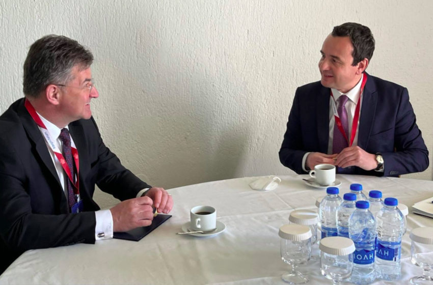  Kryeministri Albin Kurti takoi Përfaqësuesin Special të Bashkimit Evropian, Miroslav Lajçak