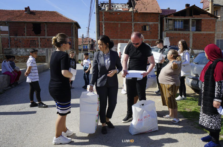  Në Ditën Ndërkombëtare të Romëve vizitojnë lagjen e romëve dhe shpërndajnë edhe pako me veshmbathje